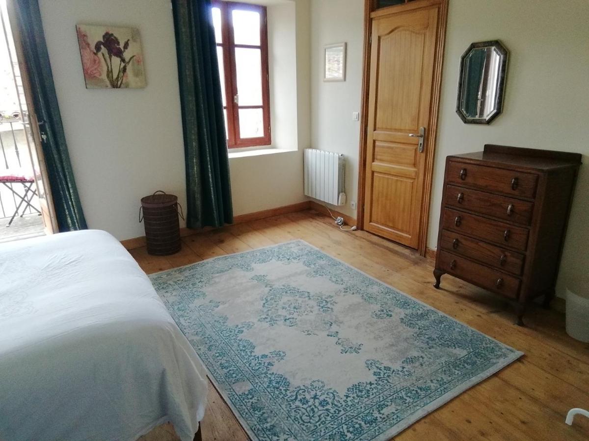 Bed and Breakfast Aux Douces Nuits De Rivel Exterior foto