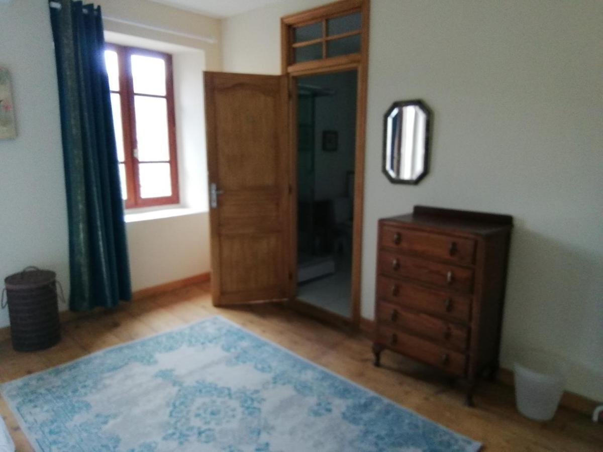 Bed and Breakfast Aux Douces Nuits De Rivel Exterior foto