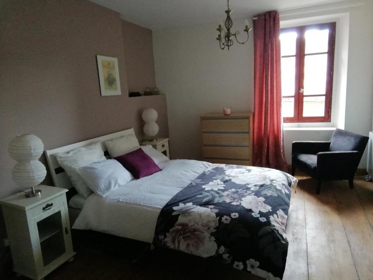 Bed and Breakfast Aux Douces Nuits De Rivel Exterior foto